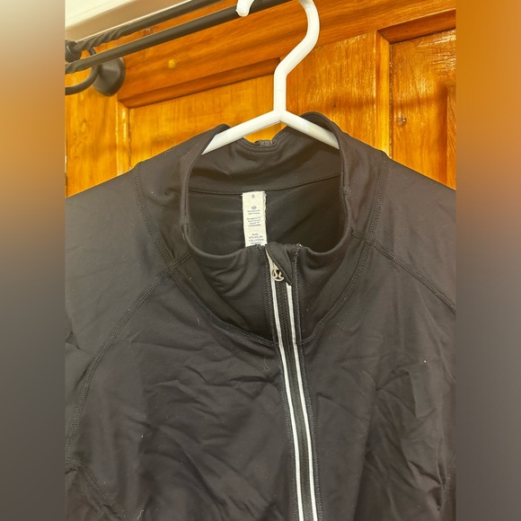 Lululemon Define Nulu 1/2 zip - Picture 2 of 3